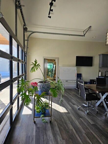 More Photos Of 5634 Morganford Rd, Saint Louis Office For Lease