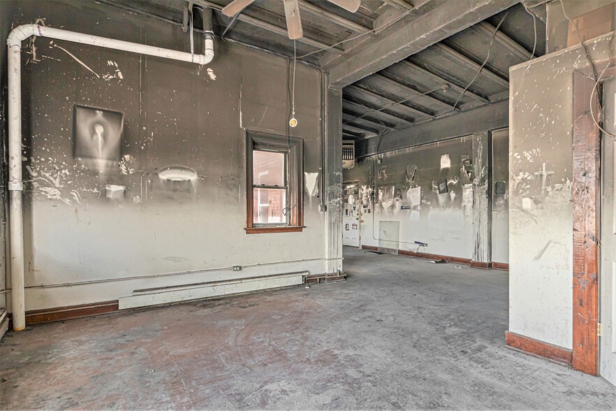 More Photos Of 2627 John R St, Detroit Apartments For Sale