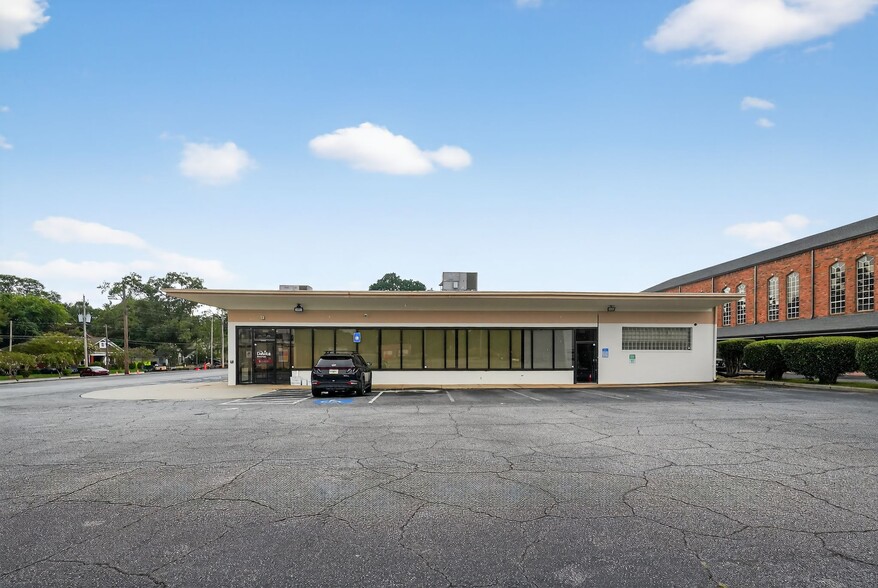 More Photos Of 2669 Church St, East Point Medical For Sale