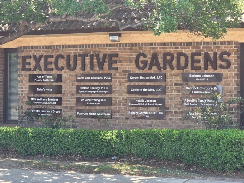 More Photos Of 3311-3313 81st St, Lubbock Medical For Lease