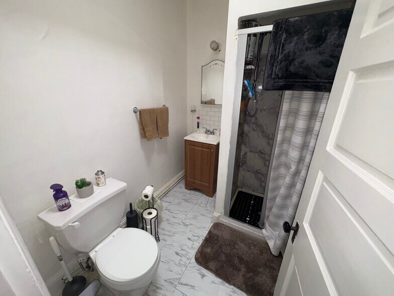 More Photos Of 2507 N Charles St, Baltimore Apartments For Sale