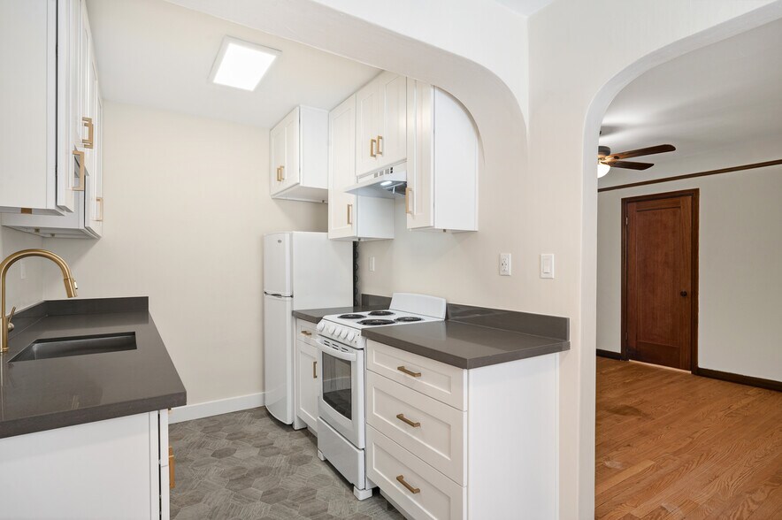 More Photos Of , Seattle Multifamily For Sale