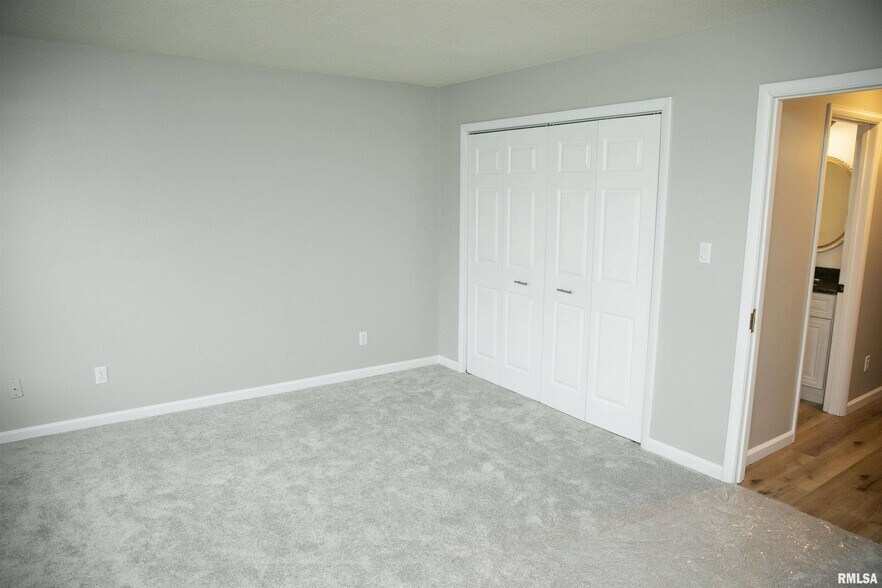 More Photos Of 987 Clock Tower Dr, Springfield Apartments For Sale