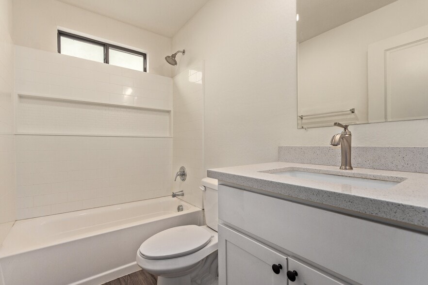 More Photos Of 1135 E Chipman Rd, Phoenix Apartments For Sale