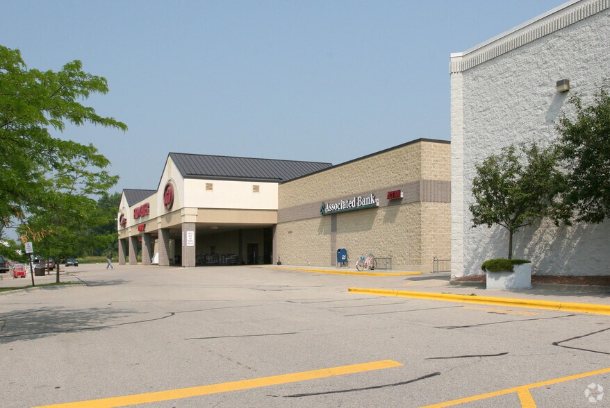 More Photos Of 2502 Shopko Dr, Madison Supermarket For Lease