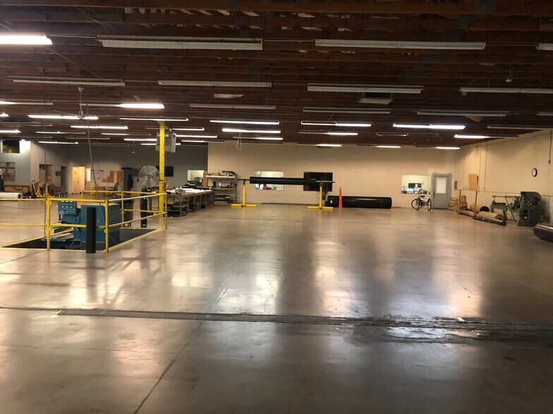 More Photos Of 439 S 3rd Ave, Avondale Manufacturing For Sale