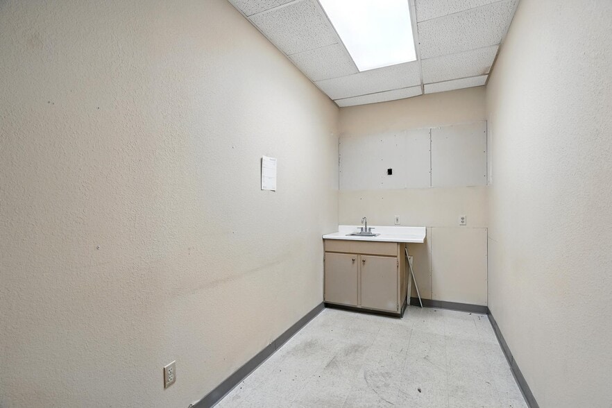 More Photos Of 4102 Buffalo Gap Rd, Abilene Unknown For Lease