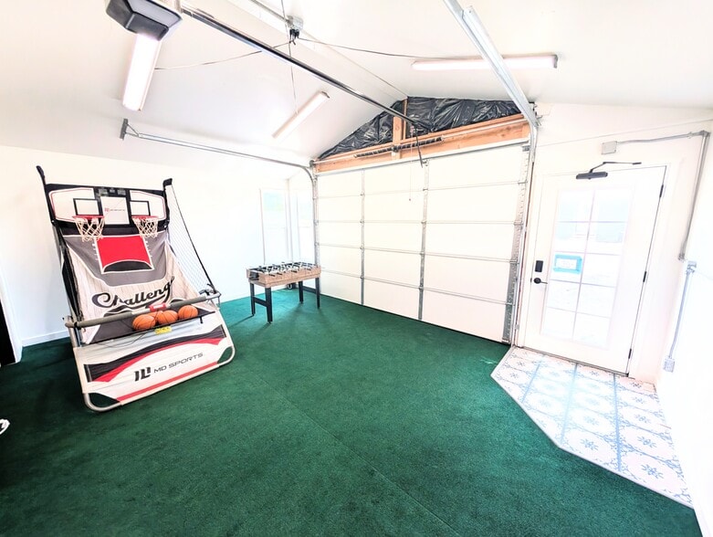More Photos Of 520 N State St, Hagerman Specialty For Sale