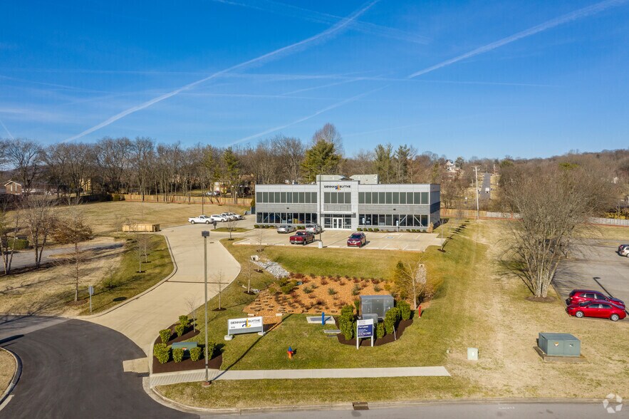 More Photos Of 3030 Business Park Cir, Goodlettsville Office For Sale