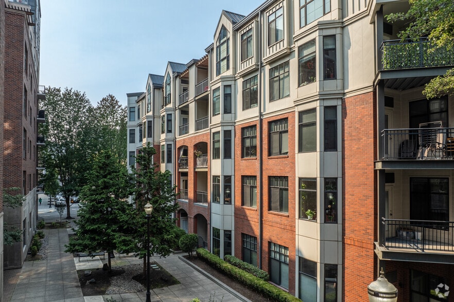 More Photos Of 1102 NW Lovejoy St, Portland Apartments For Lease