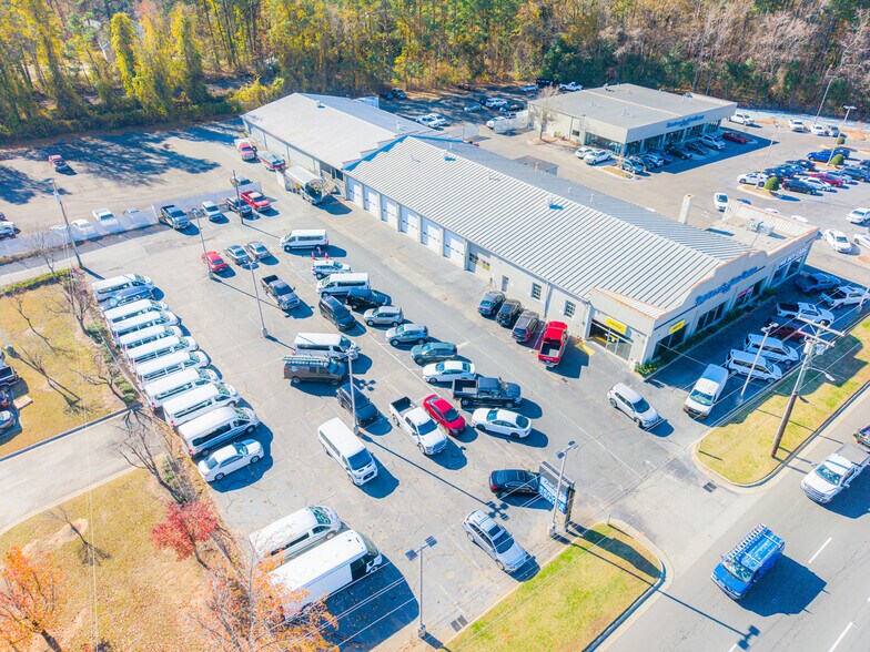 More Photos Of 3601 Hillsborough Rd, Durham Auto Dealership For Lease
