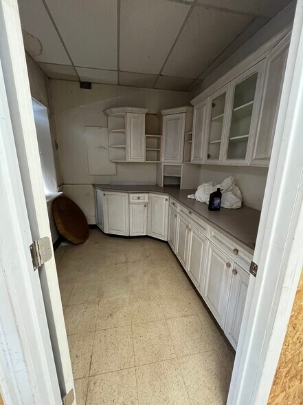 More Photos Of 78 N Broadway, Yonkers Office For Lease