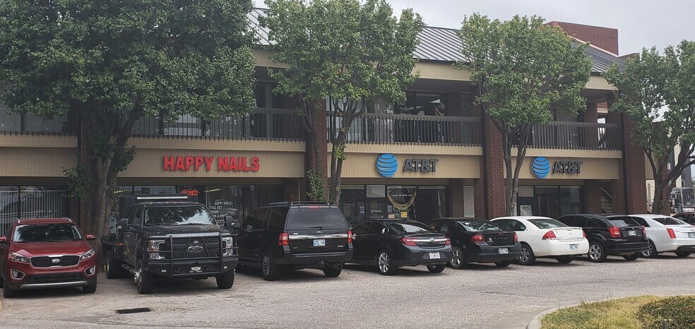 More Photos Of 2728 Williams Ave, Woodward General Retail For Lease