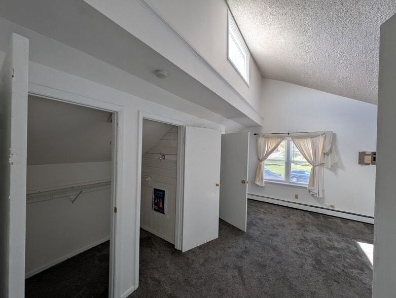 More Photos Of 1952 Kensington Ave, Buffalo Restaurant For Lease