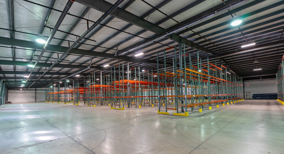 More Photos Of 515 S Main St, Fremont Warehouse For Lease