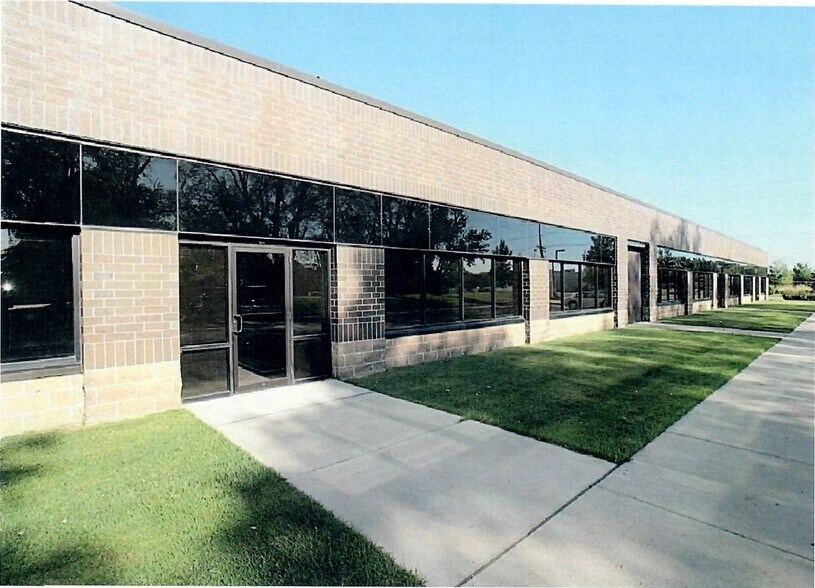 Primary Photo Of 1606 Golden Aspen Dr, Ames Medical For Lease