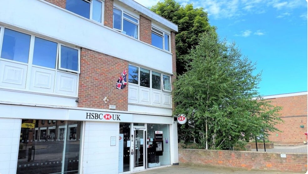 92 Sycamore Rd, Amersham HP6 5EW Retail For Lease