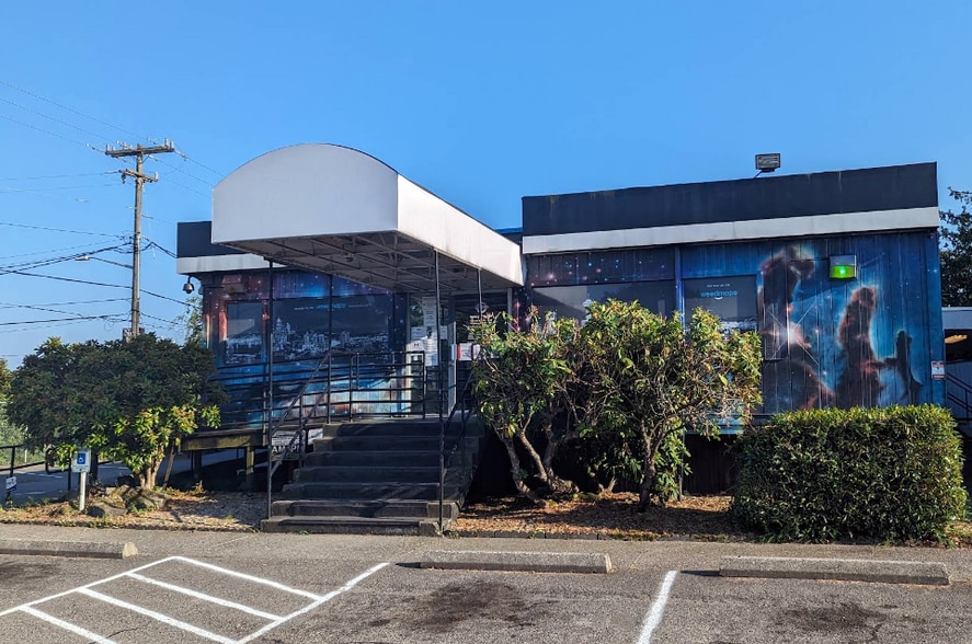 Primary Photo Of 12001 Aurora Ave N, Seattle Freestanding For Lease