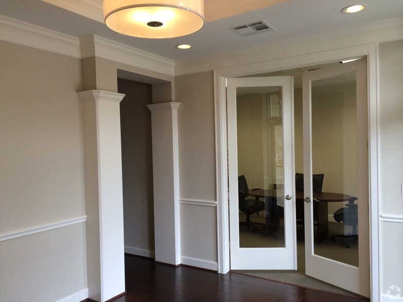 More Photos Of 20008 Champion Forest Dr, Spring Medical For Sale
