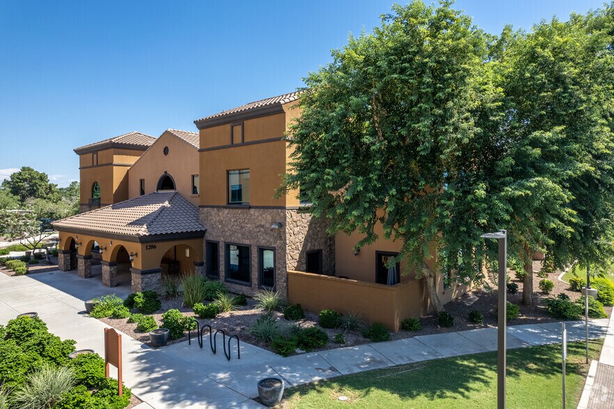 More Photos Of 1166 E warner Rd, Gilbert Unknown For Lease