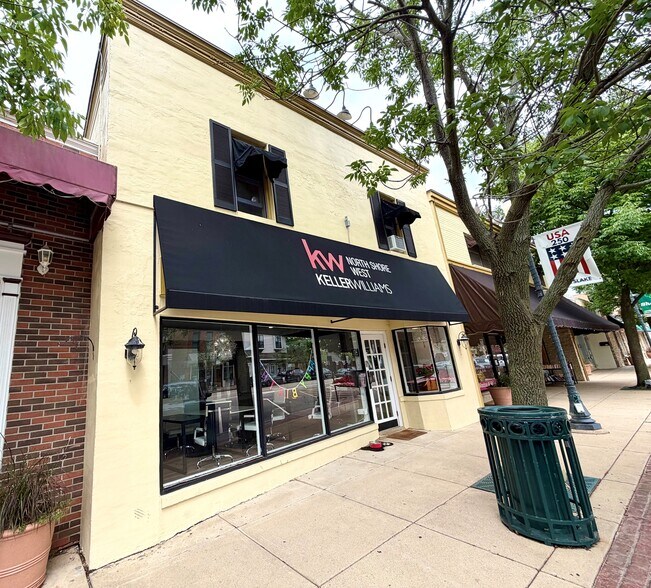 More Photos Of 134 Center St, Grayslake Storefront Retail Residential For Lease