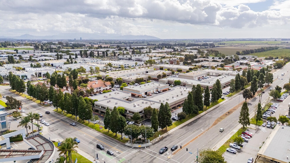 Primary Photo Of 4572 Telephone Rd, Ventura Warehouse For Lease