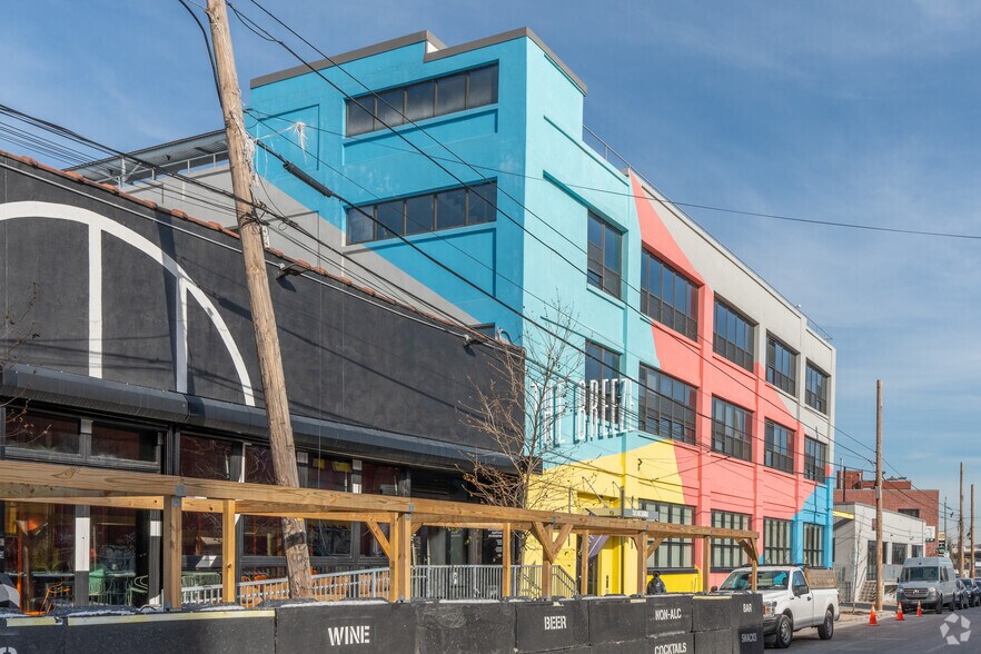 More Photos Of 315 Meserole St, Brooklyn Office For Lease