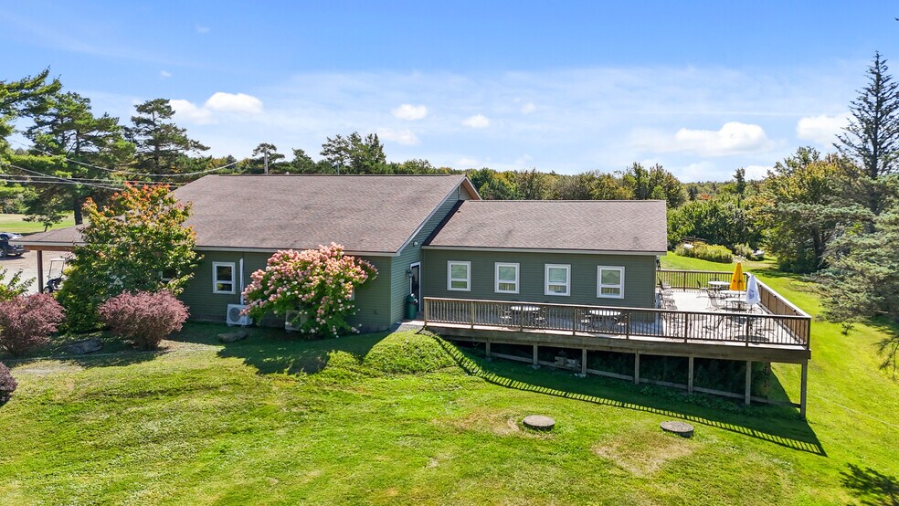 More Photos Of 60 Lake Lorain Rd, Poyntelle Restaurant For Sale