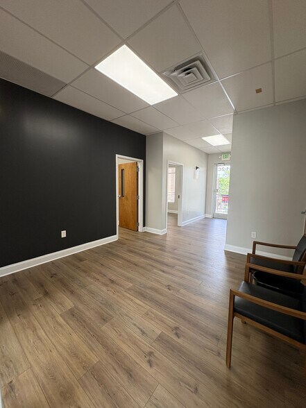 More Photos Of 101 E Market St, Smithfield Office For Lease