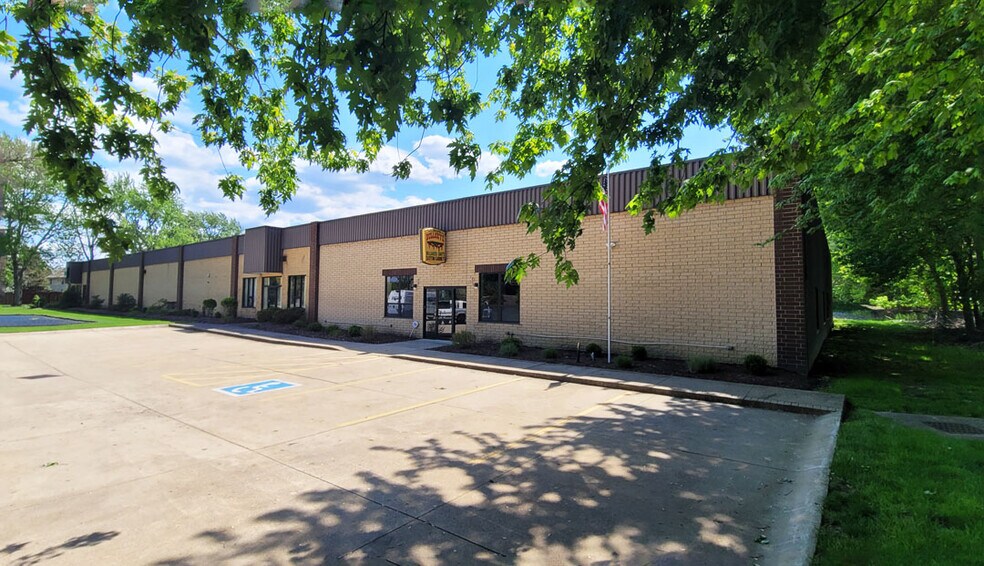 More Photos Of 950 Erie Rd, Eastlake Manufacturing For Sale