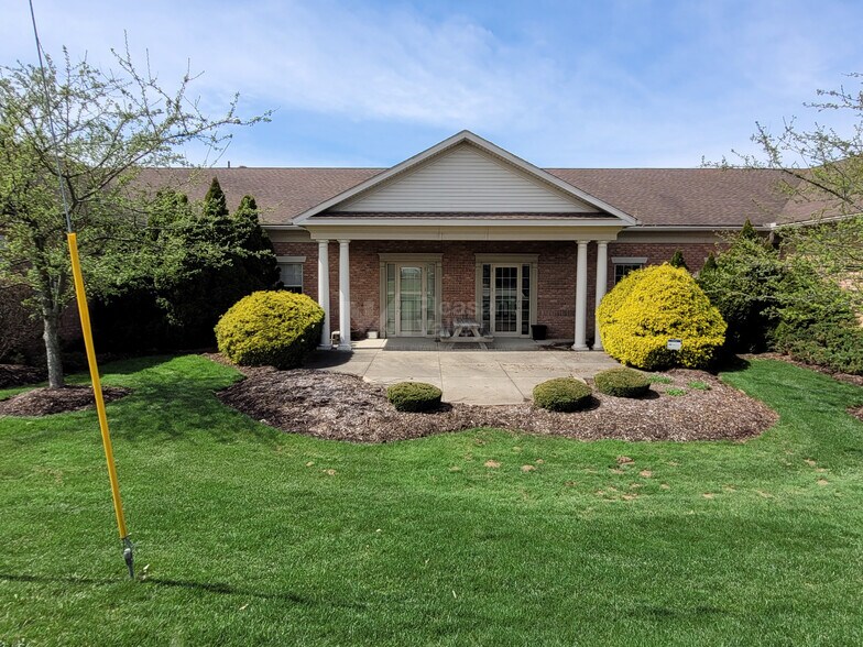 More Photos Of 4016-4018 Massillon Rd, Uniontown Office For Lease