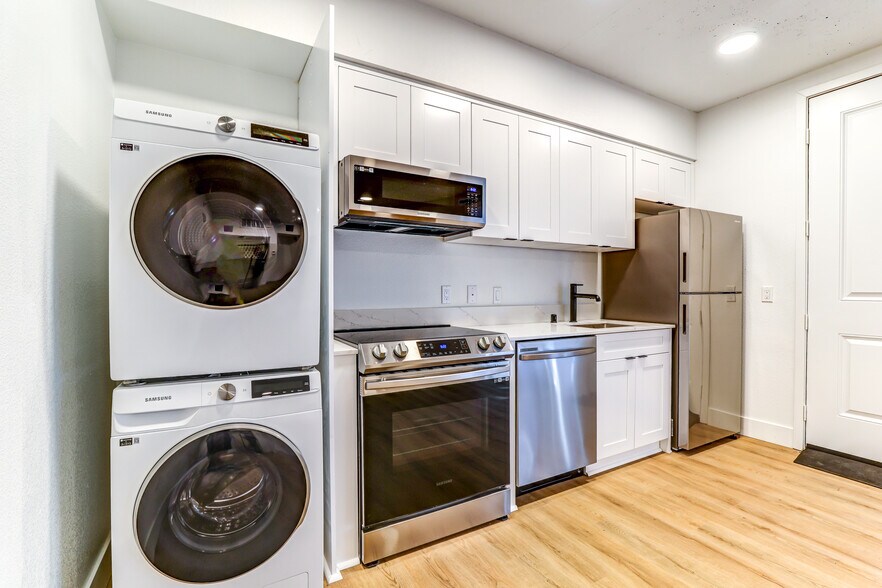More Photos Of 7606 Girard Ave, La Jolla Apartments For Sale