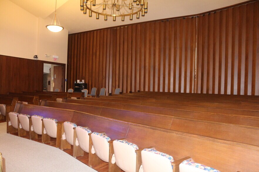 More Photos Of 1140 Governor St, Springfield Religious Facility For Sale