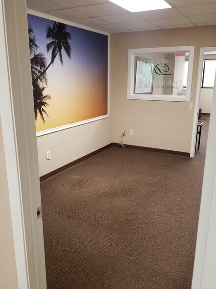 More Photos Of 2201 NE 52nd St, Lighthouse Point Medical For Sale