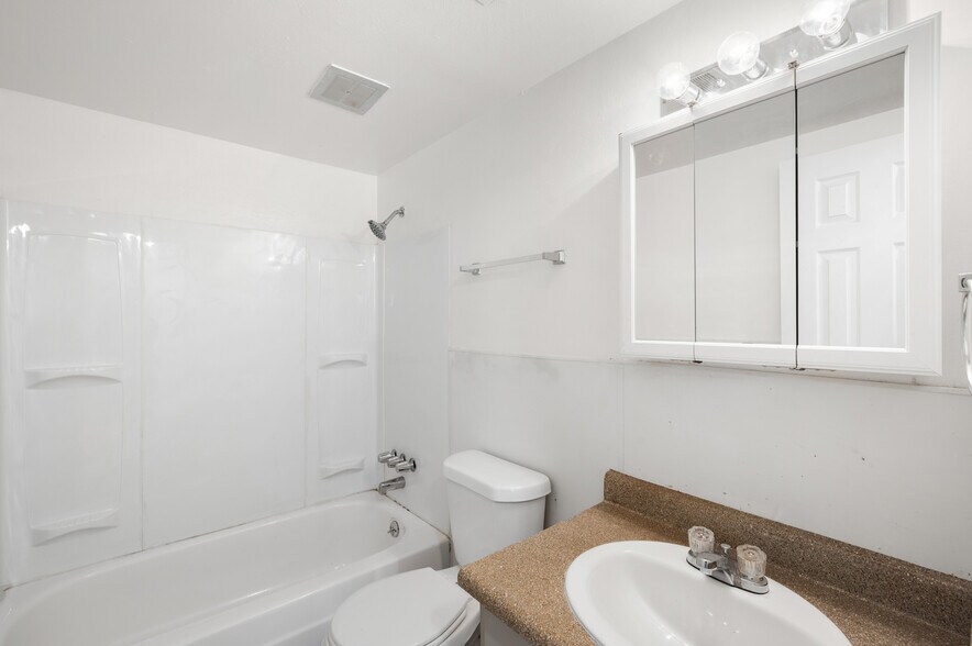 More Photos Of 1815-1817 28th St, Greeley Apartments For Sale