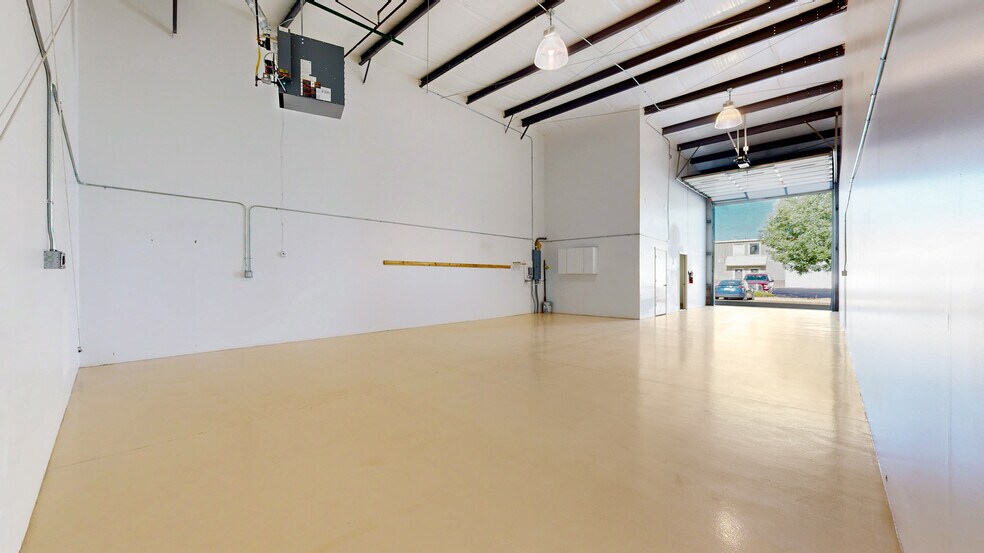More Photos Of 200 12th St SW, Loveland Warehouse For Sale