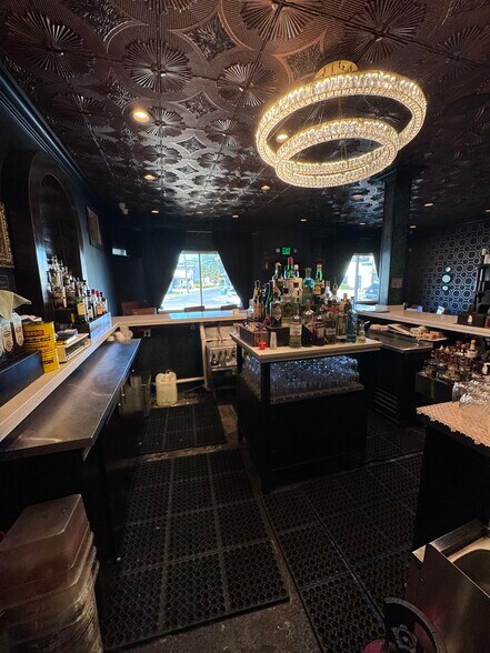 More Photos Of 3224 Metairie Rd, Metairie Freestanding For Sale