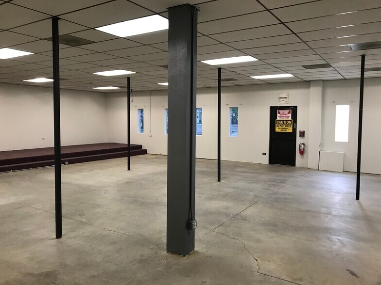 More Photos Of 1601 Reed St, Lakewood Warehouse For Lease