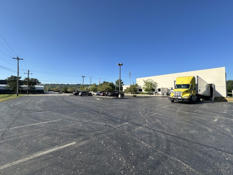 More Photos Of 3737 Round Bottom Rd, Cincinnati Warehouse For Lease