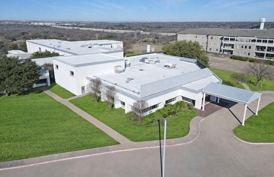 More Photos Of 6201 Overton Ridge Blvd, Fort Worth Hospital For Lease