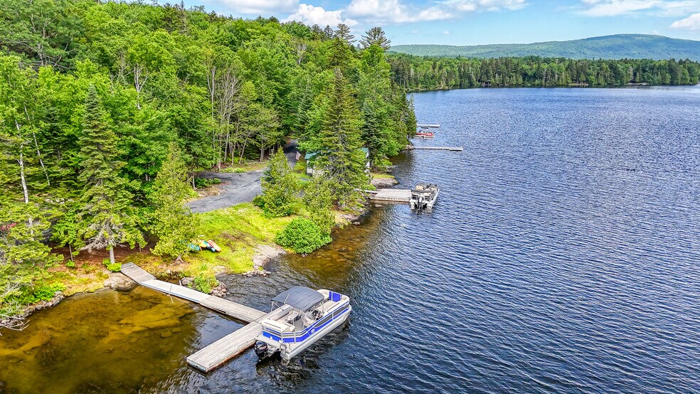 More Photos Of 15 Lower Wilson Pond Rd, Greenville Specialty For Sale