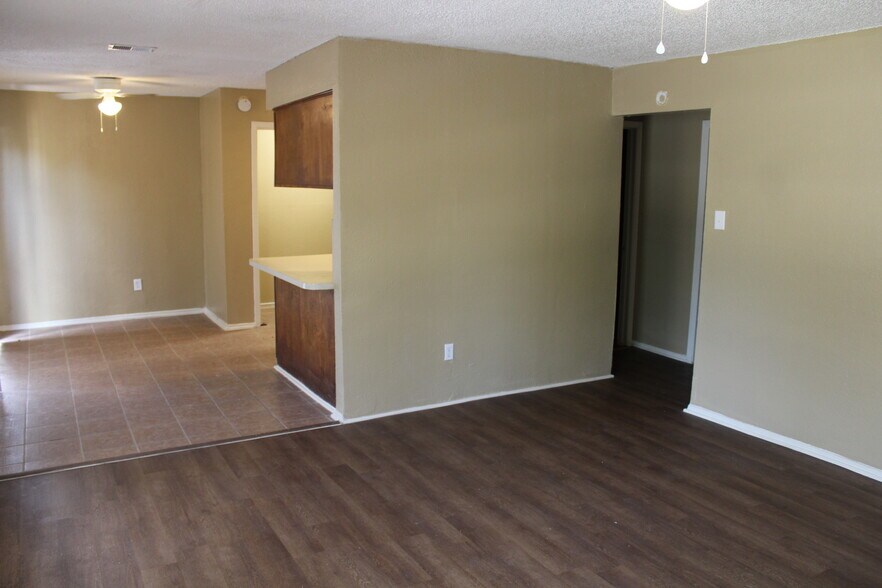 More Photos Of 200 N Jefferson St, Abilene Apartments For Sale