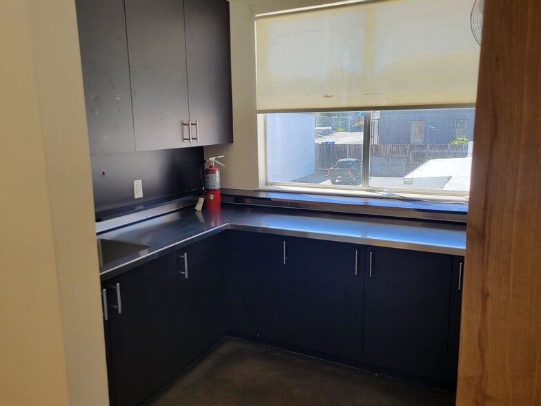 More Photos Of 1919 Mount Diablo Blvd, Walnut Creek Freestanding For Lease