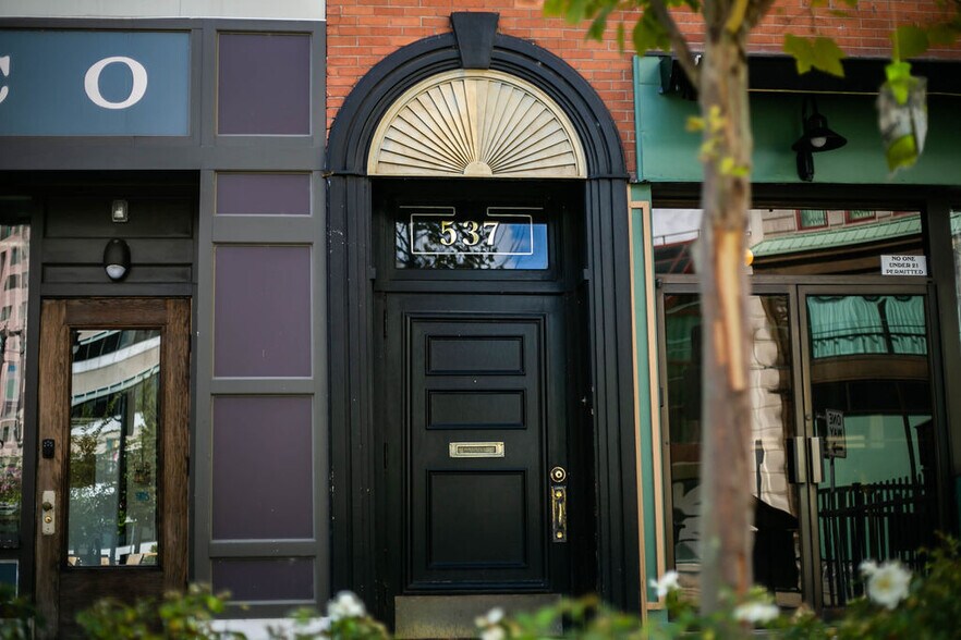More Photos Of 537 Main St, Buffalo Storefront Retail Residential For Sale