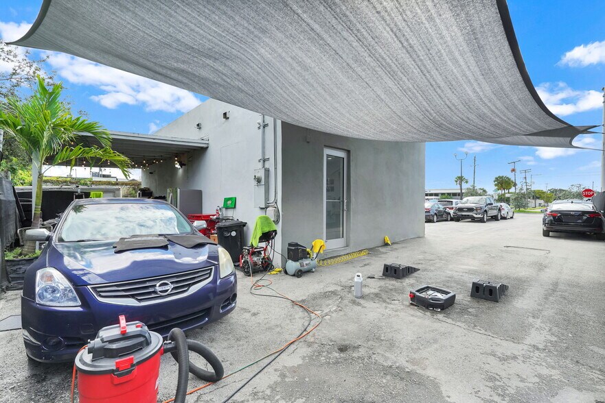 More Photos Of 9621 NW 27th Ave, Miami Office For Sale