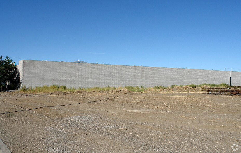 More Photos Of 30 Ohm Pl, Reno Warehouse For Lease