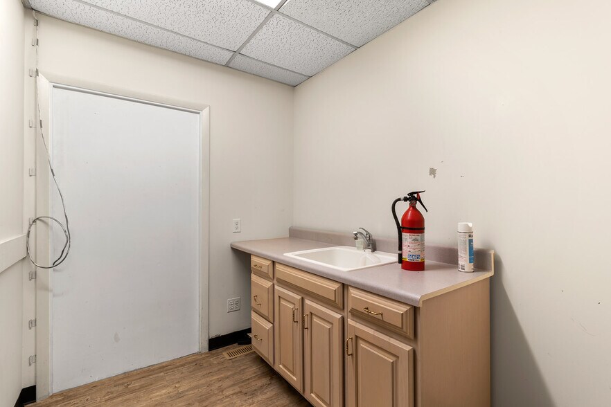 More Photos Of 279 N Main St, Kilmarnock General Retail For Sale
