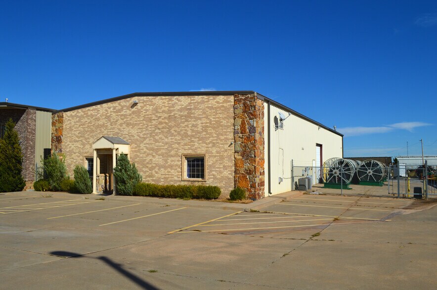 More Photos Of 9630 Pole Rd, Oklahoma City Warehouse For Sale