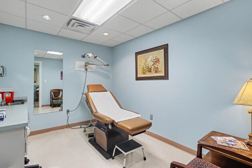 More Photos Of 390 Courthouse Rd, Gulfport Healthcare For Sale