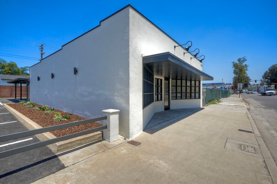 More Photos Of 1045 Main St, Ramona Freestanding For Lease